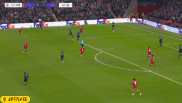 字母哥伤退，雄鹿完成18分大逆转，打赢东部第一活塞